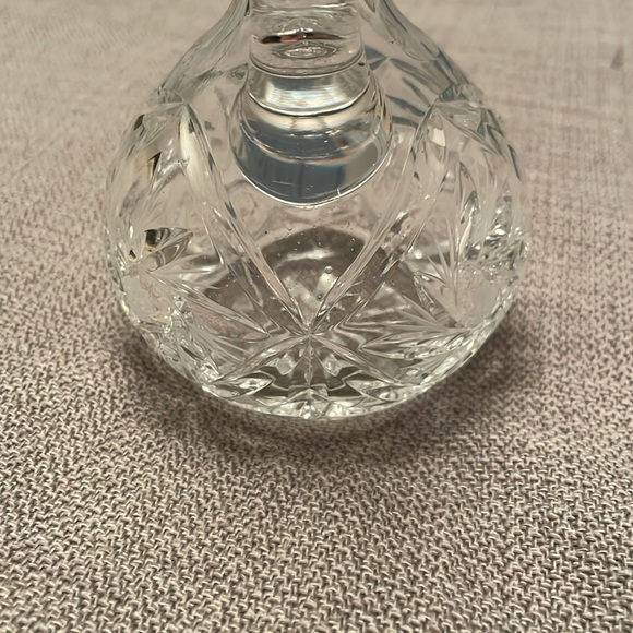 Cruet Cut Glass Crystal Oil or Vinegar Decanter with Stopper - Picture 8 of 9